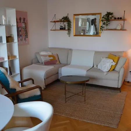 Διαμέρισμα Cosy Nest 6km From Paris *